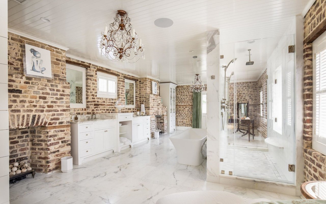 For Sale – Homes With Luxurious Master Baths