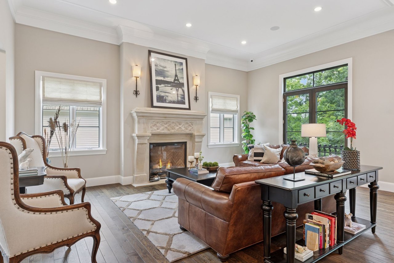 405 Carpenters Point, Wayzata
