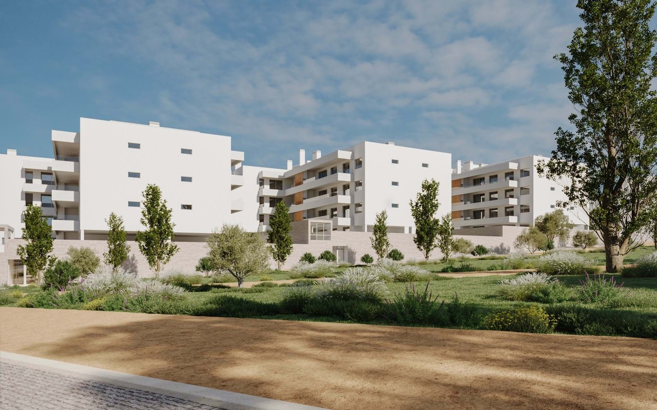 Spacious 3+1-Bedrooms Duplex with 159 m² Terrace and 3-Car Garage in Quiet Camarate Neighborhood