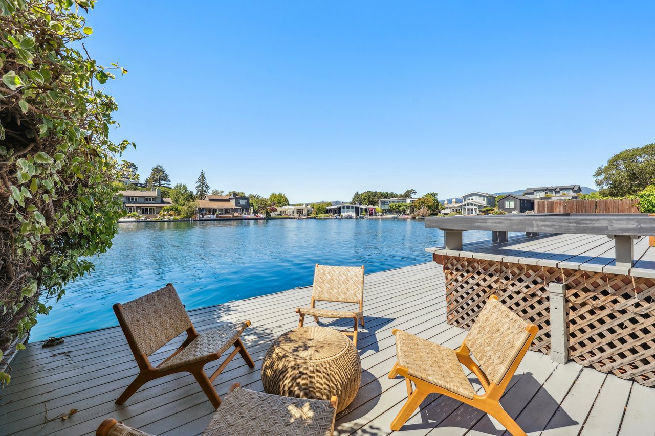 Single Level Living on the Belvedere Lagoon