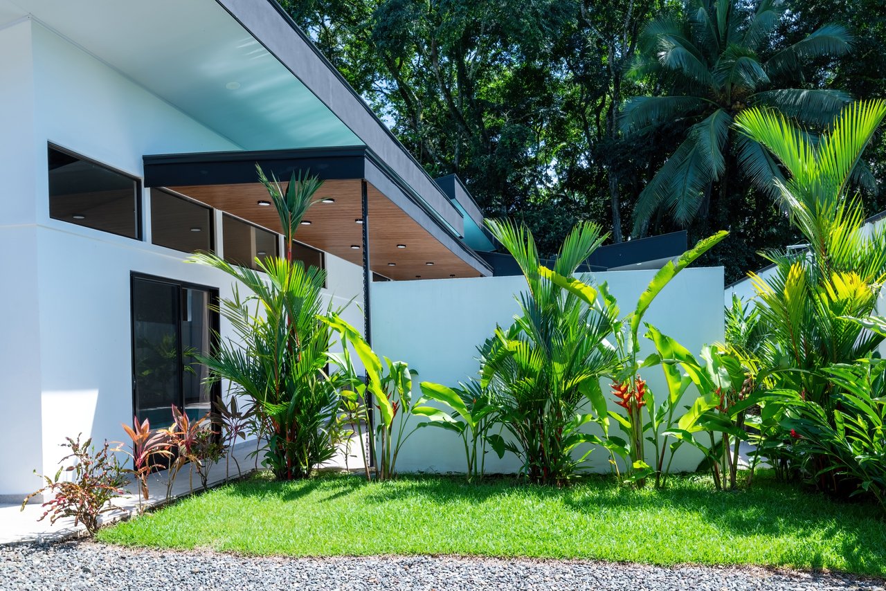 Villa Selva – Just Steps from the Chaman Beach 