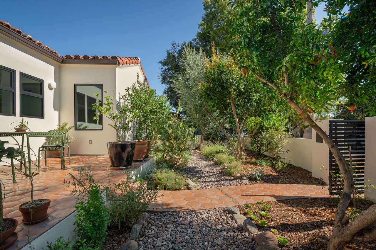 630 N Alta Vista Blvd