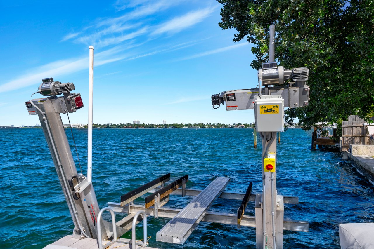 444 W Rivo Alto Drive