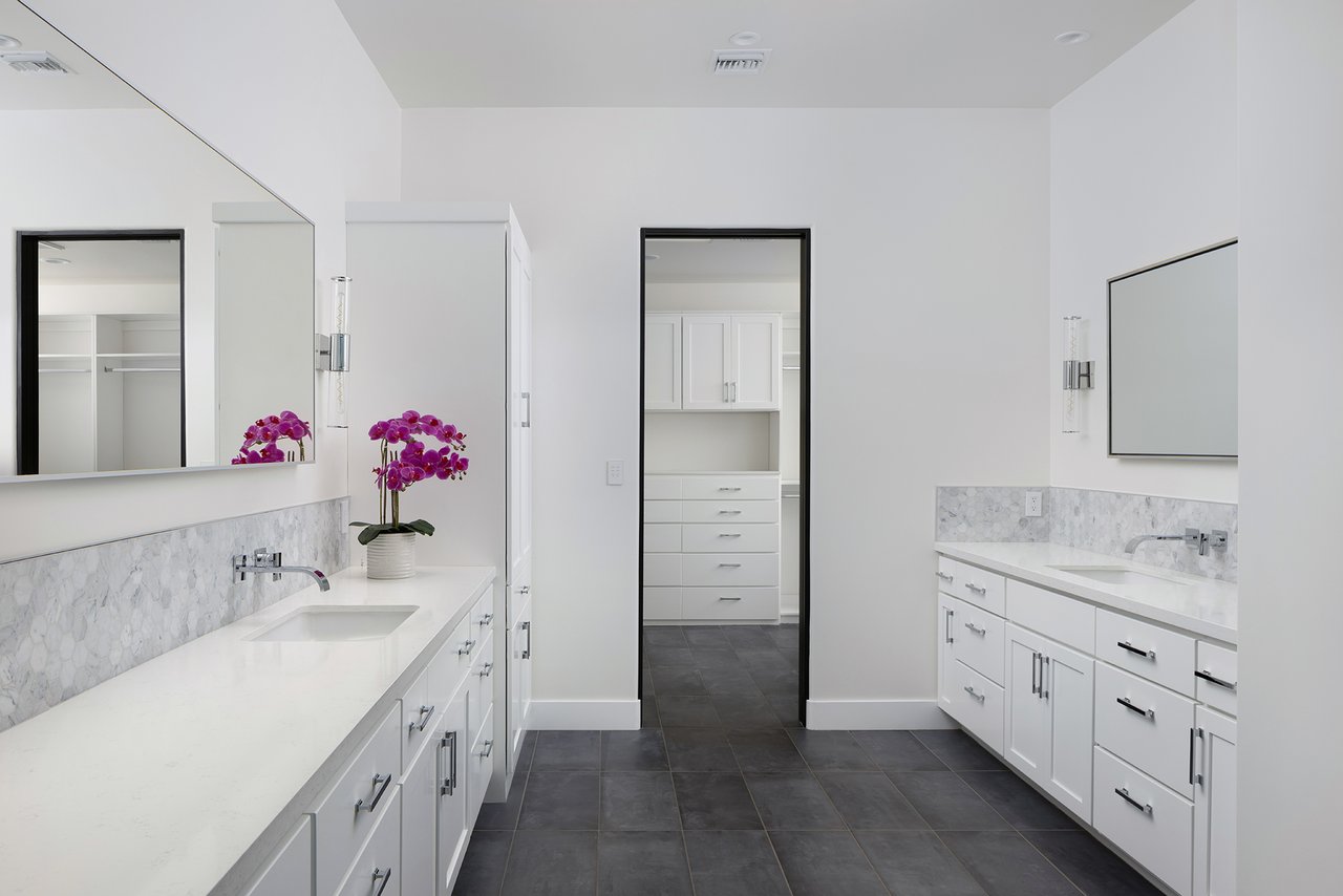 6718 E SAN JUAN Avenue