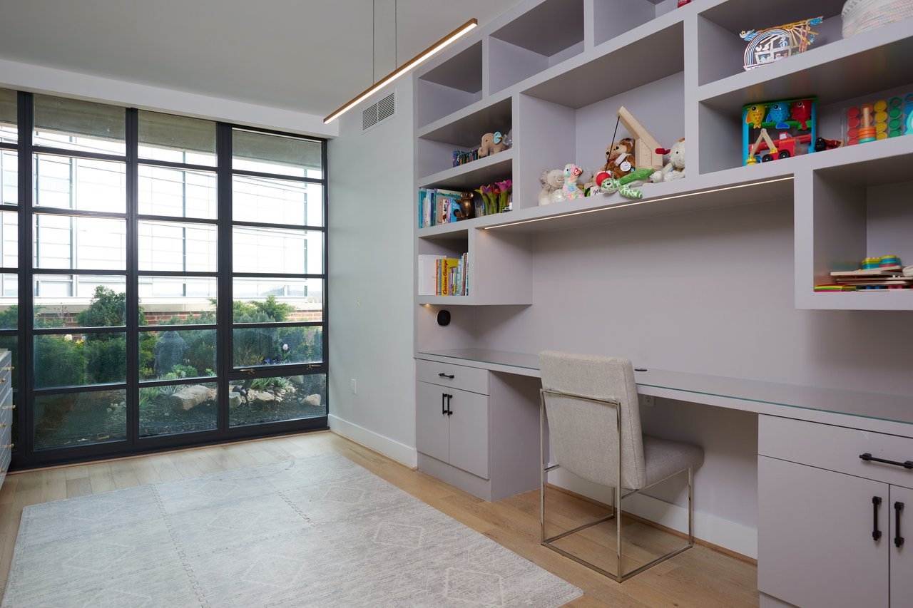 45 Sutton Square SW #306