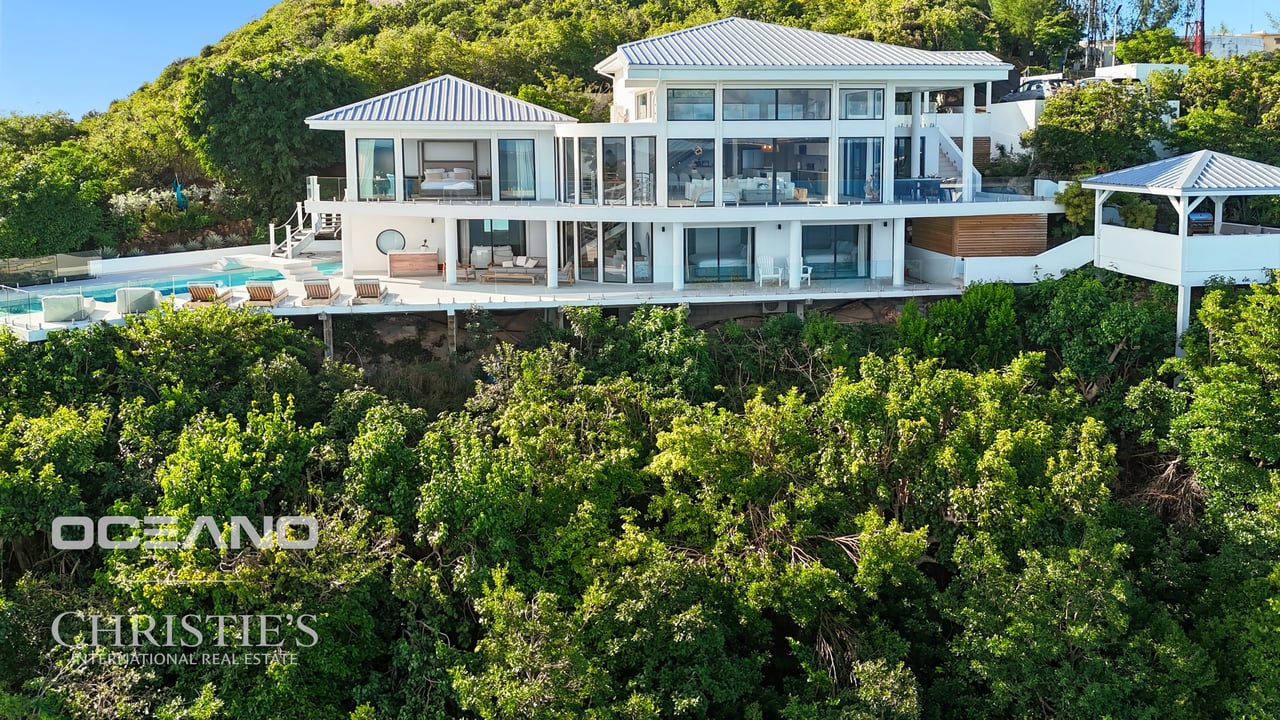 Cliffside Villa - Mont Rouge