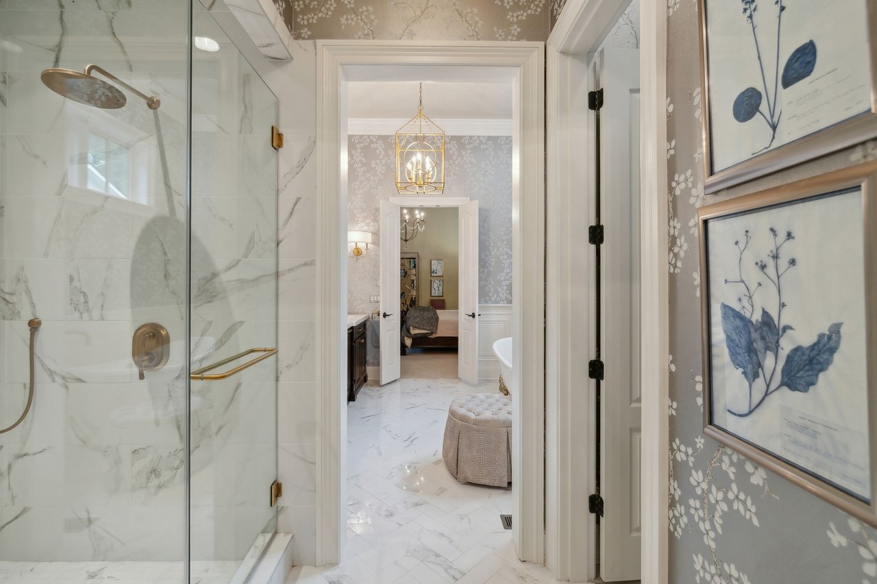 1025 Falling Leaf Cir