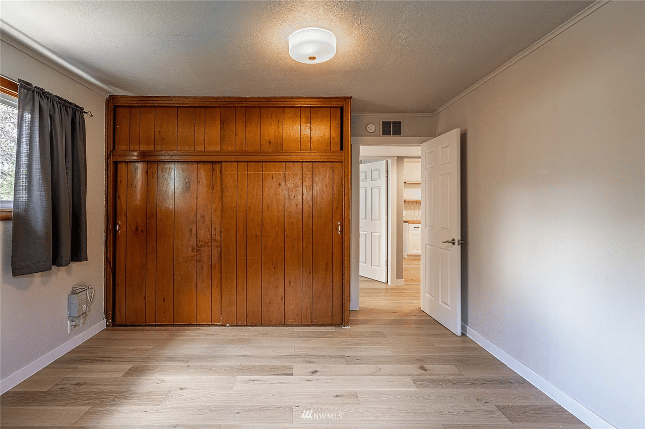 420 E Eli Avenue