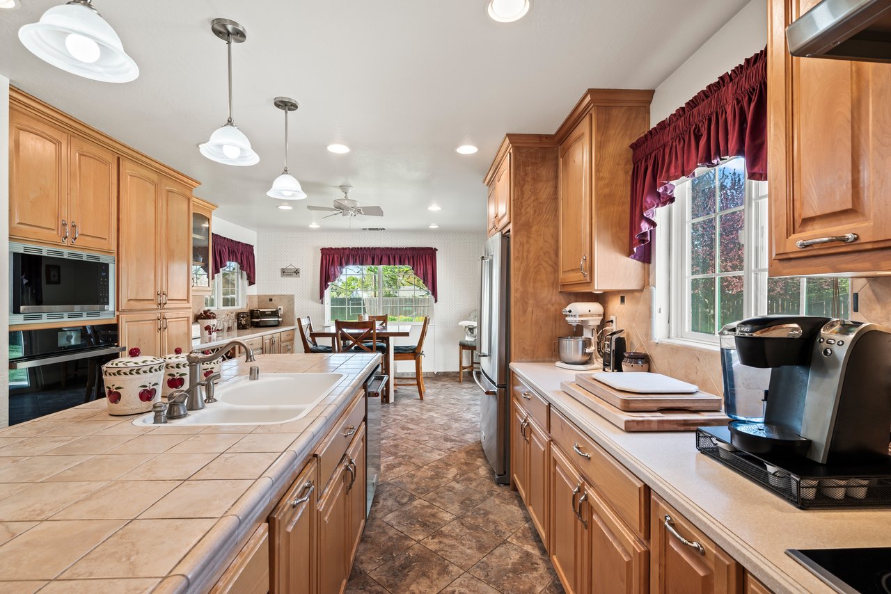 3529 Ridgewood Way