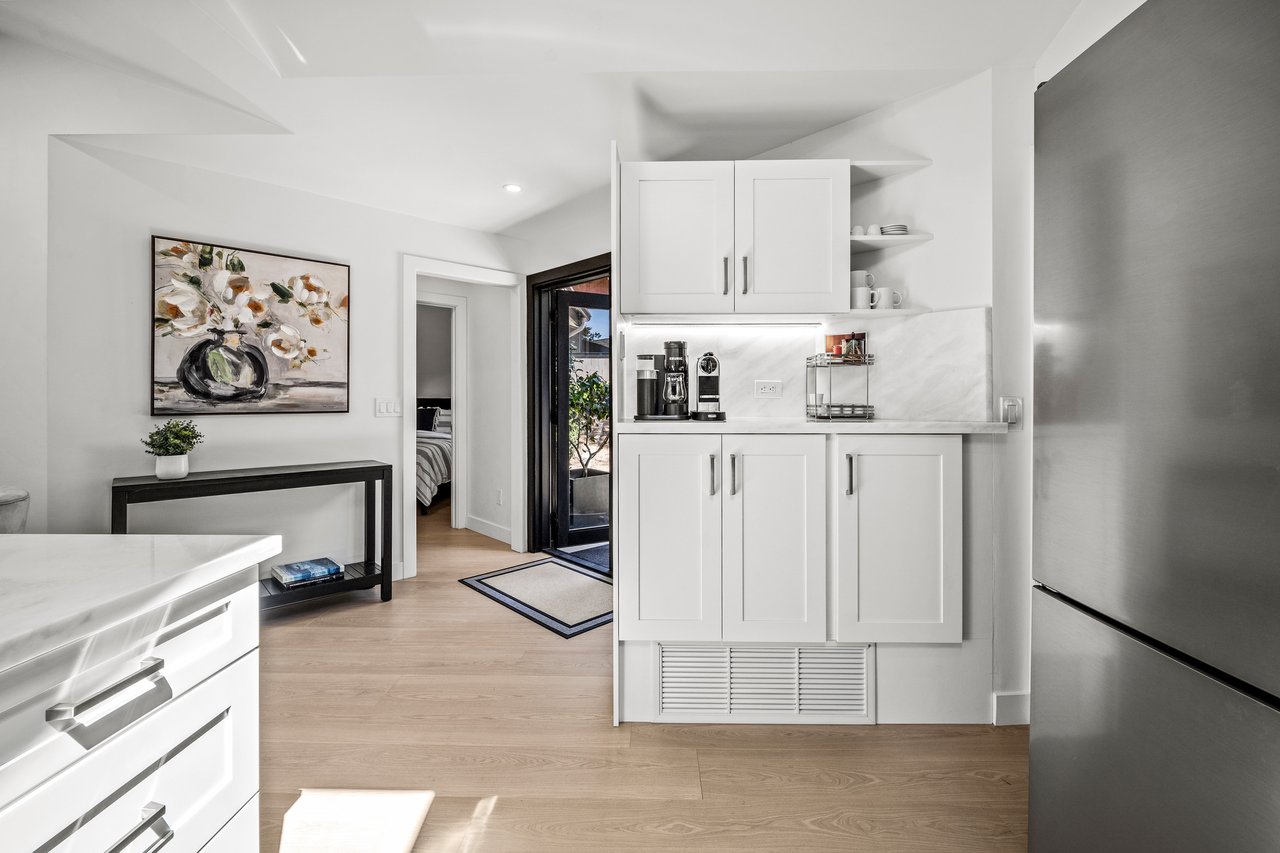 The Gosling - Downtown Carmel Getaway