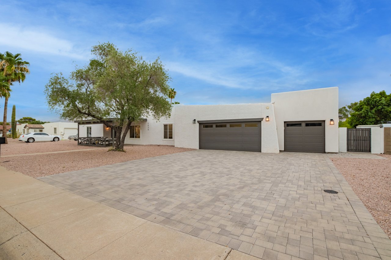 5839 E VOLTAIRE Avenue