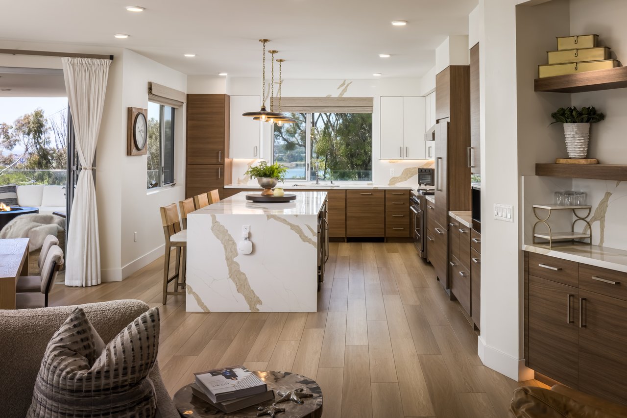  Downtown Carlsbad Coastal Residence 