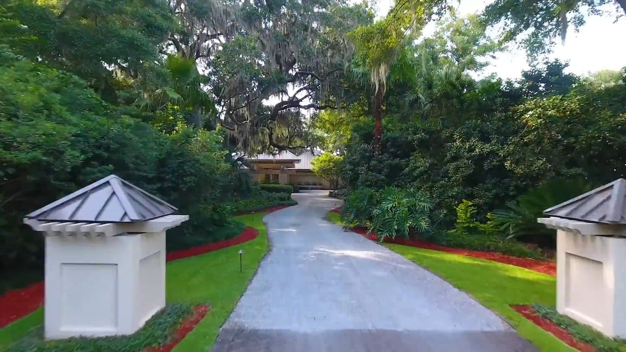 87 Oak Tree Road