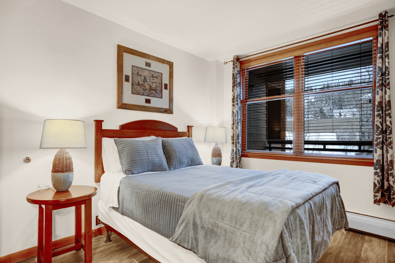 Just Listed: Experience Unmatched Comfort in this Updated 1-Bedroom Condo at Zephyr Mountain Lodge!