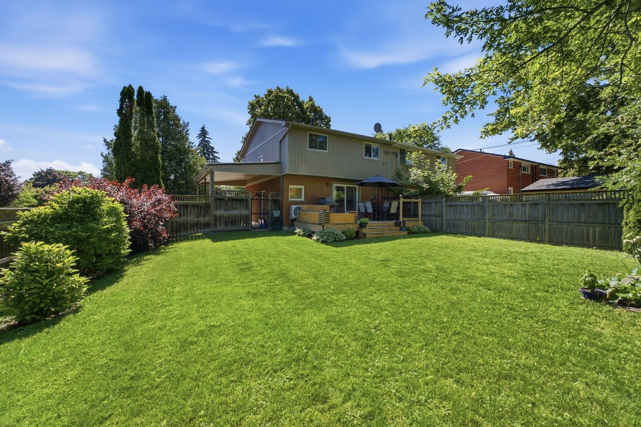 2 Wedgewood Ave