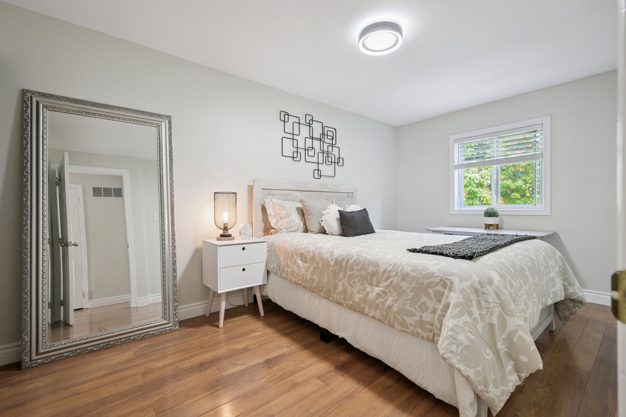 Updated Link Home on Ravine Lot
