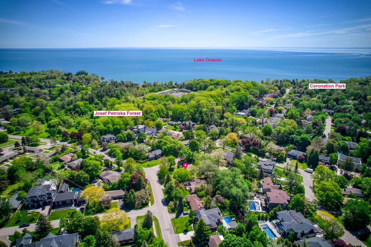 220 Woodhaven Park Dr, Oakville
