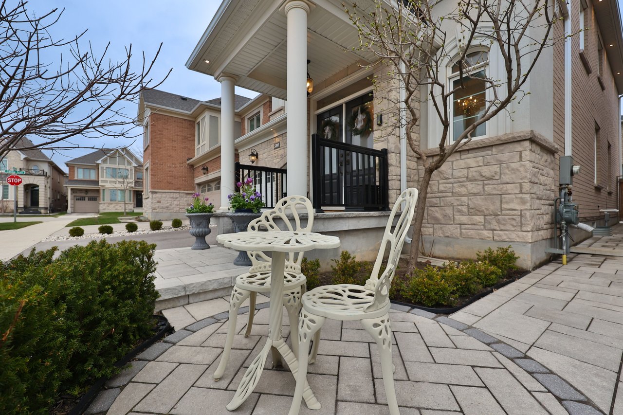 3205 Violet Gardens, Oakville