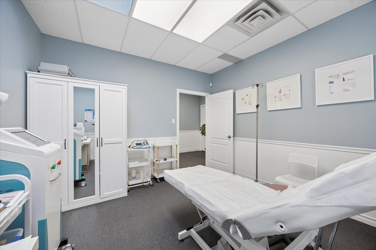 190 Main Street Unionville, Suite 202