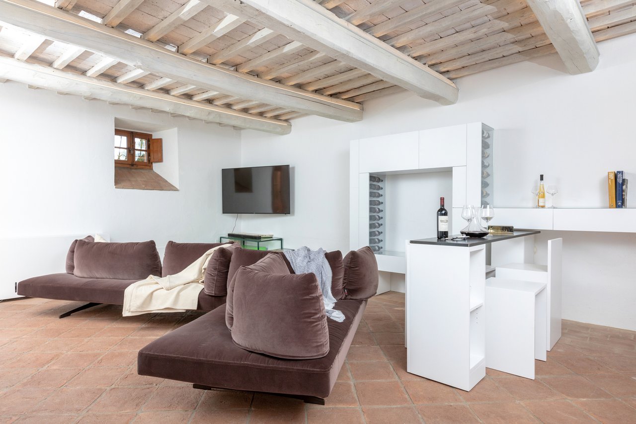 Country Luxury Home For Rent in Valdorcia