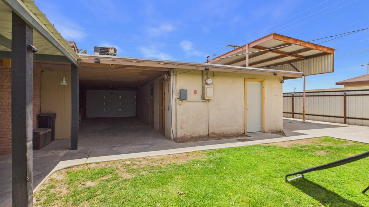 621 S Hickory St.