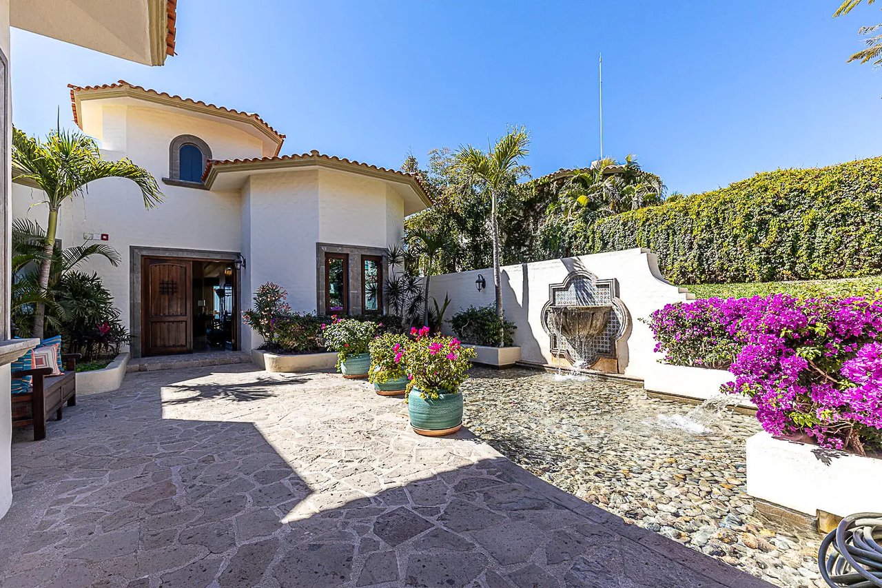 Types of Cabo Del Sol condominiums including resort residences, private units, and luxury condo options