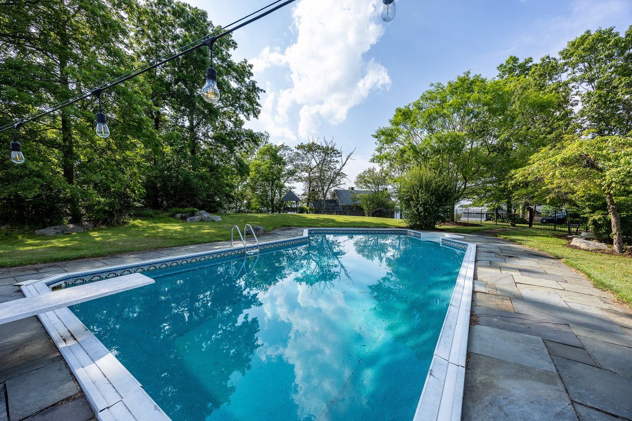 401 Woodmont Road