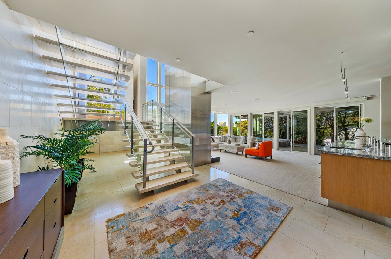 Dramatic Contemporary Architecture and Golden Gate Bridge Views