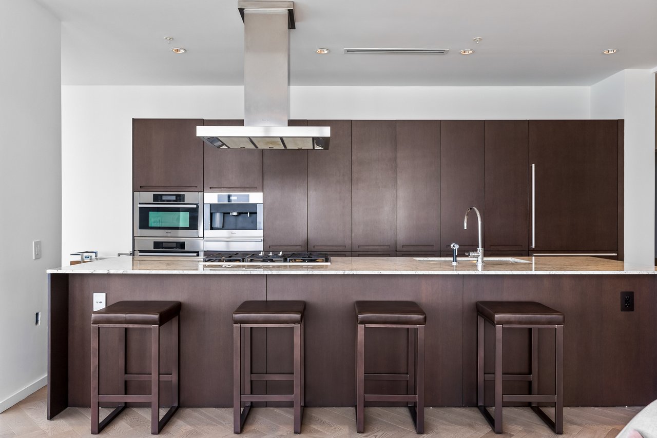 Suite 5804- 180 University Avenue