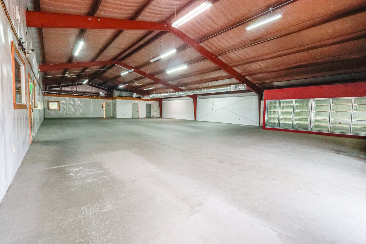Lake Ouachita Commercial Building