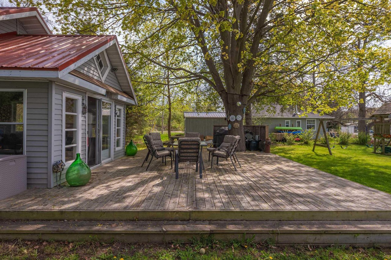 1035 JARVIS LANE