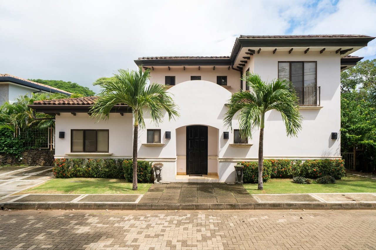 Casa Cali | Modern 3-Bedroom Turnkey Home in Pacific Residences – Minutes from Tamarindo Beach