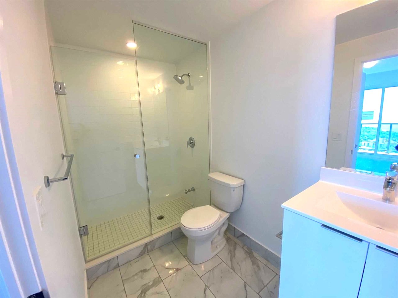 30 Shore Breeze Dr Unit: 5708