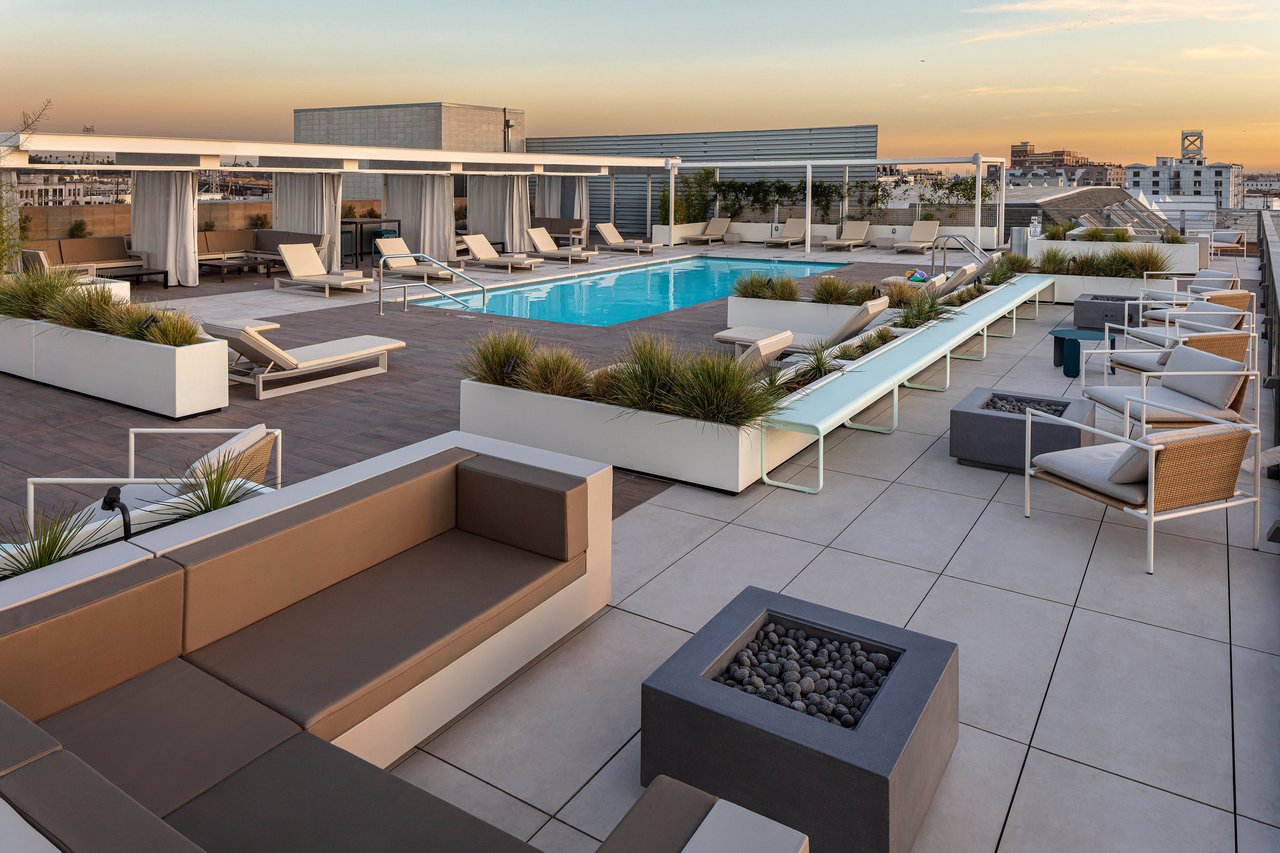 527 Molino St Unit: 202