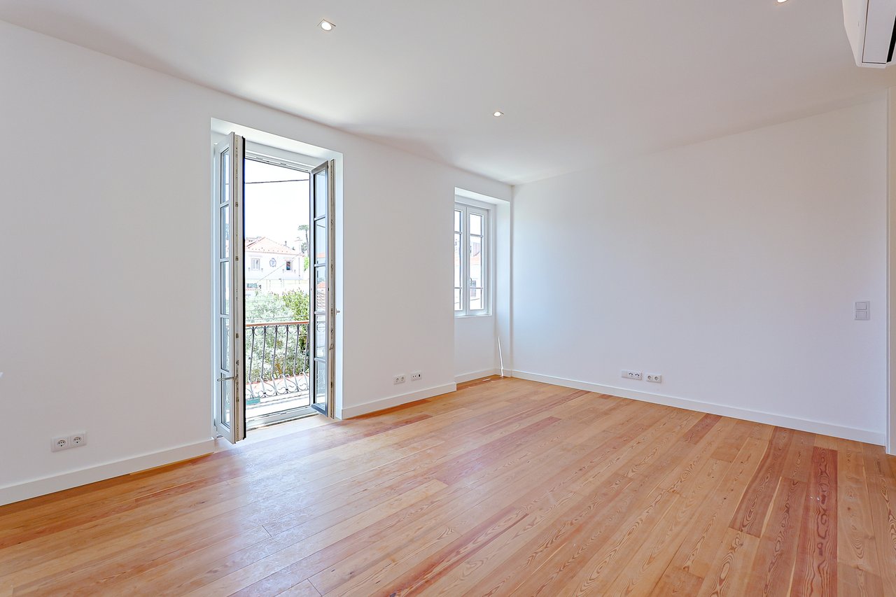 Elegant New T2 Apartment with Two Suites in Monte Estoril