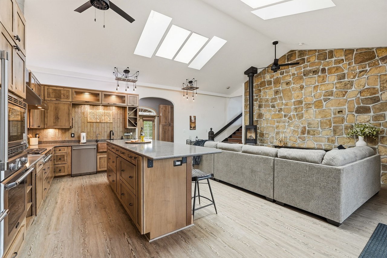 EXCLUSIVE - 232 Whitestown Road