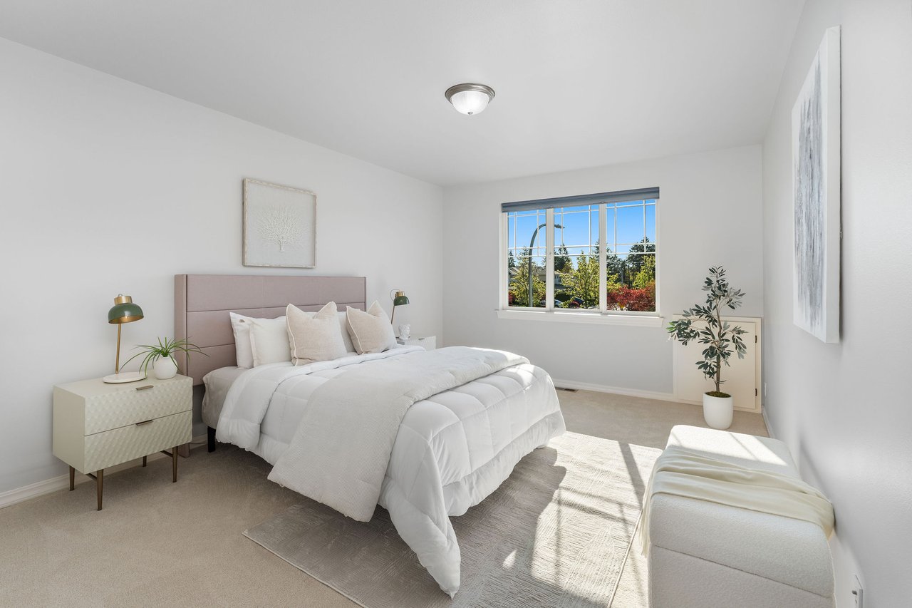 202 Chelan Ct NE
