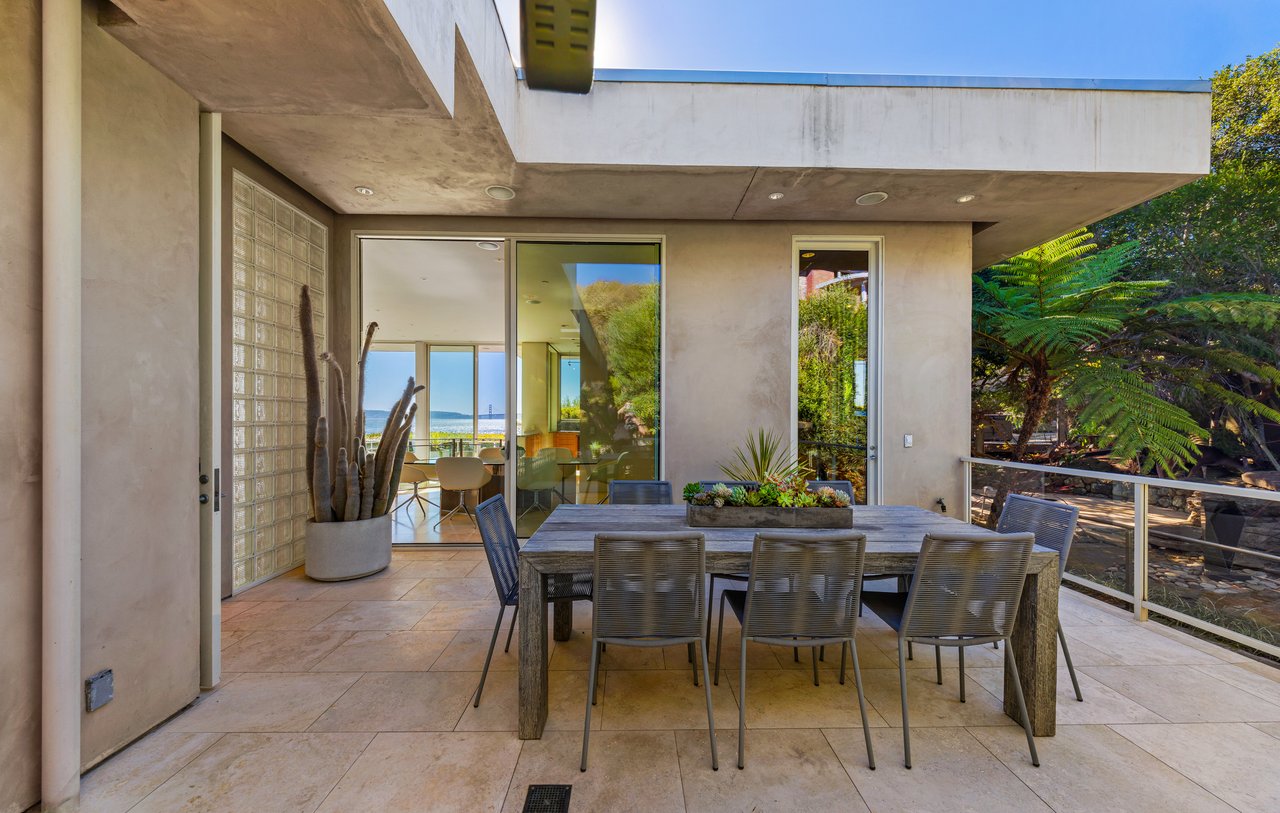 Dramatic Contemporary Architecture and Golden Gate Bridge Views