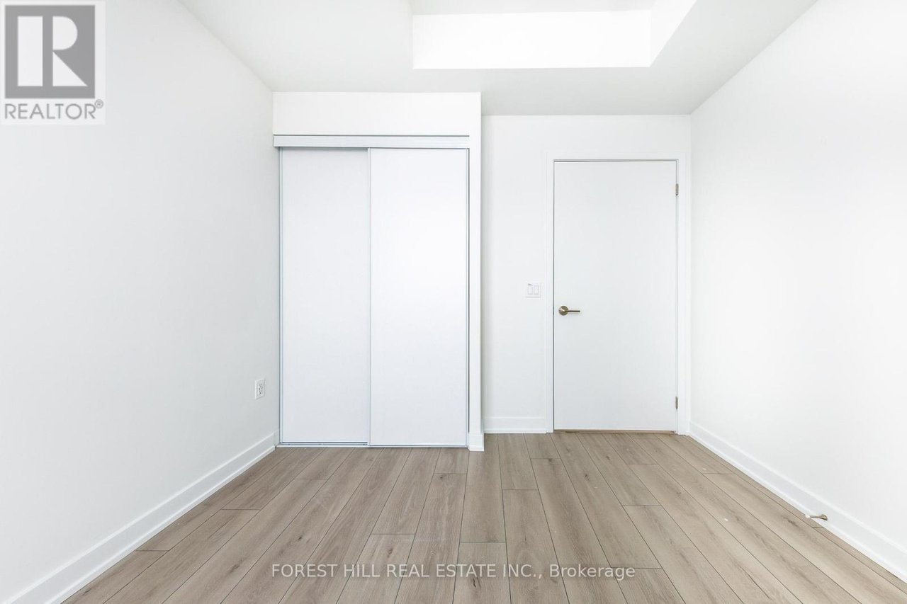 1 Fairview Rd E, #1804