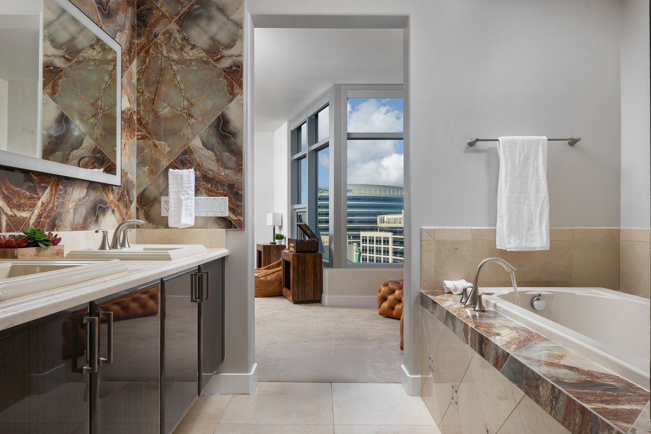 140 E RIO SALADO Parkway 1101