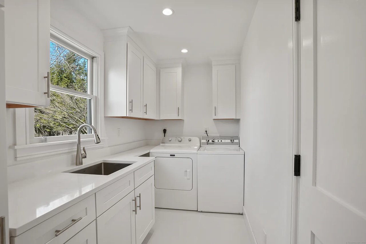 160 Old Hawleyville Rd