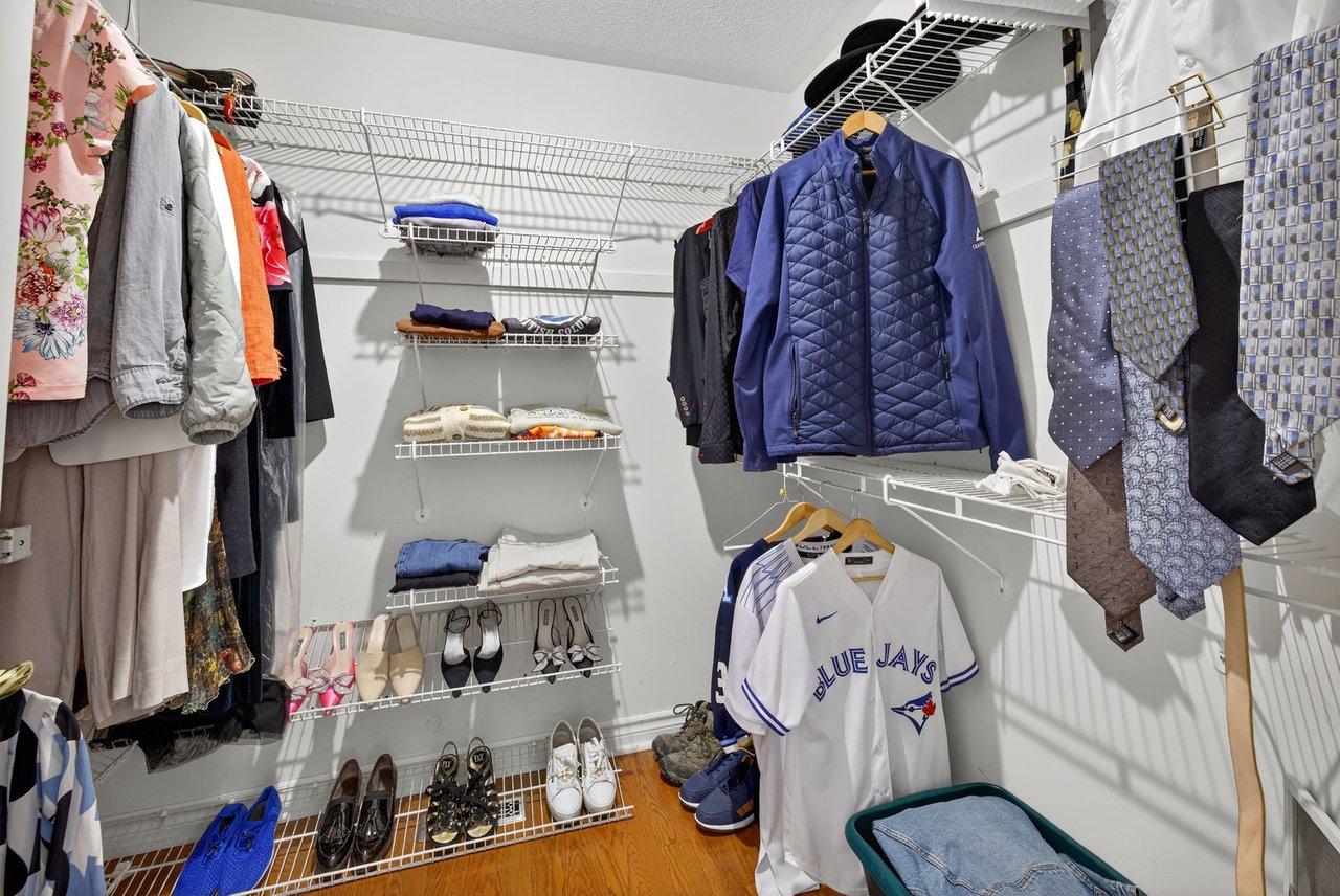 6 Falling Leaf Crt, Aurora