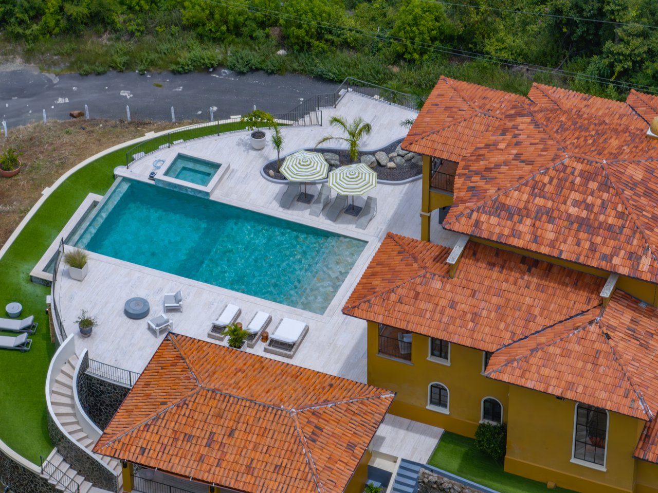 Casa Loro - Luxury Estate