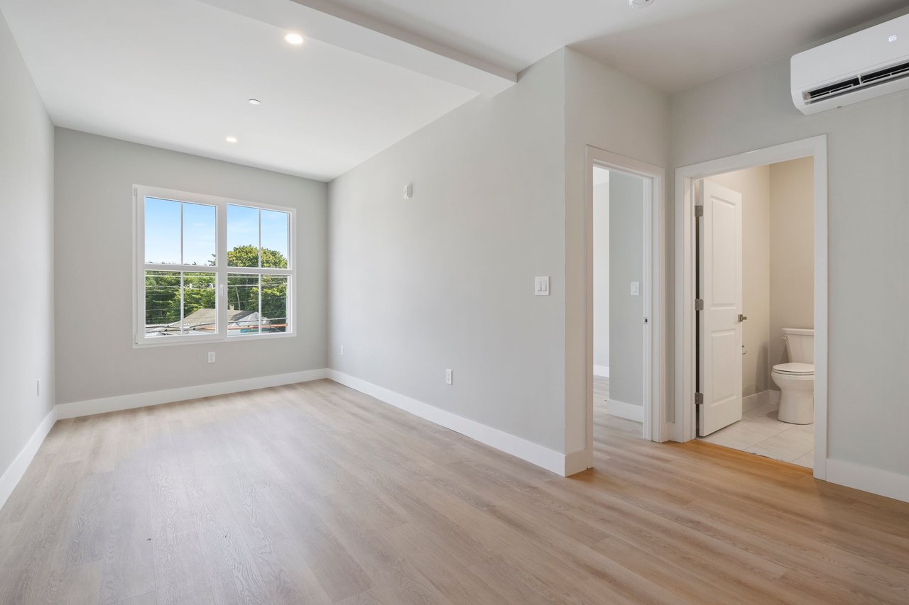 298 Main Street, 3C