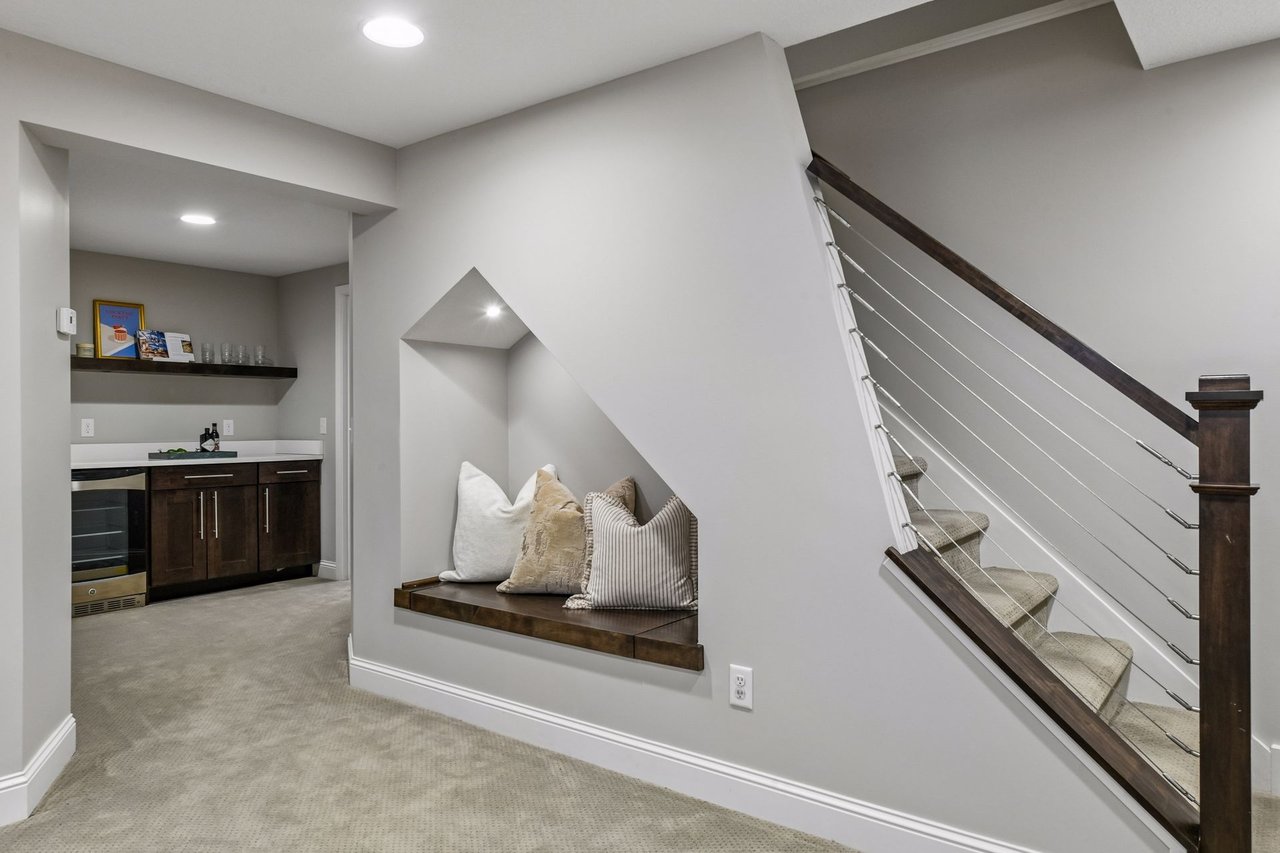 5932 Tamarac Ave, Edina