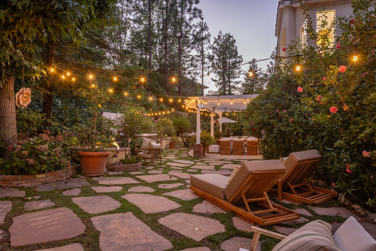 5985 Vista De La Luz