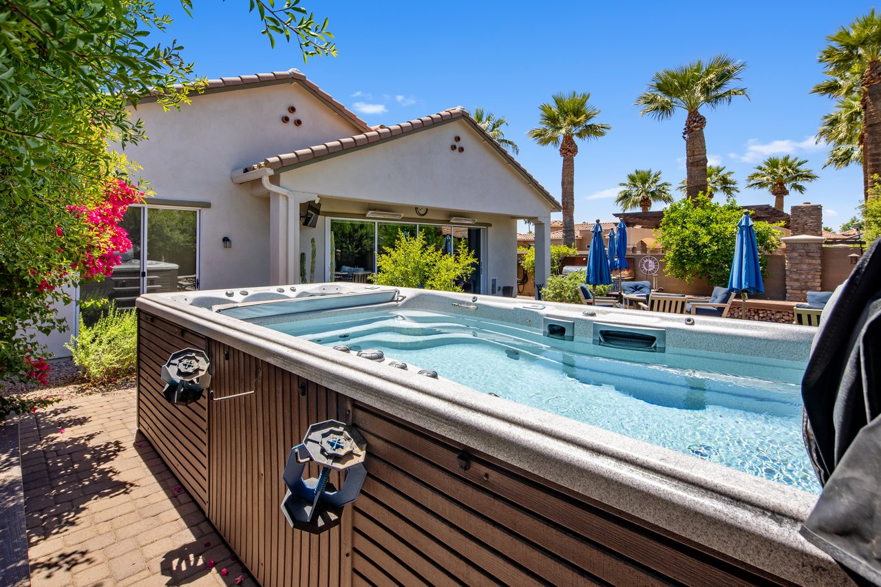 2932 E Madison Vistas