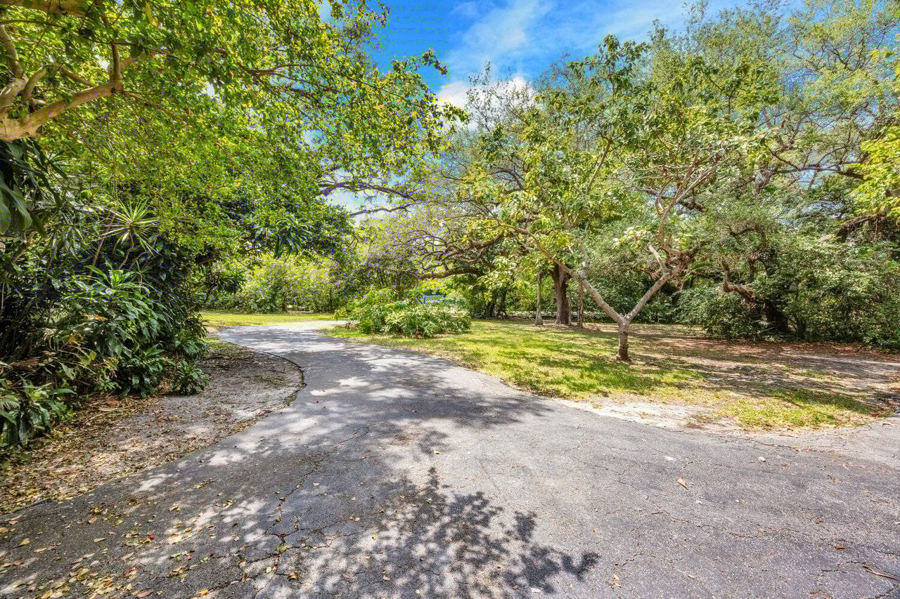 74,052 SQFT Lot in Coconut Grove