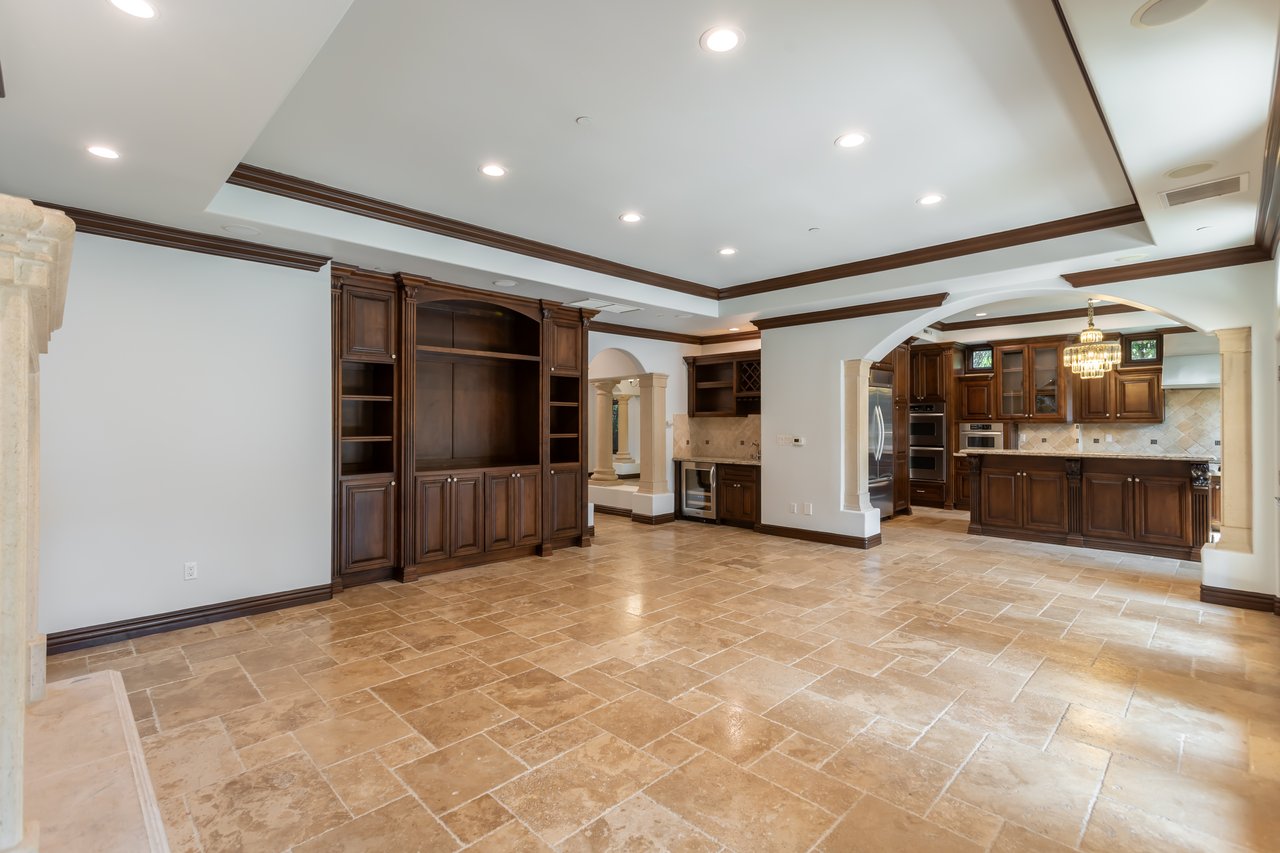 120 S Almont Dr, Beverly Hills