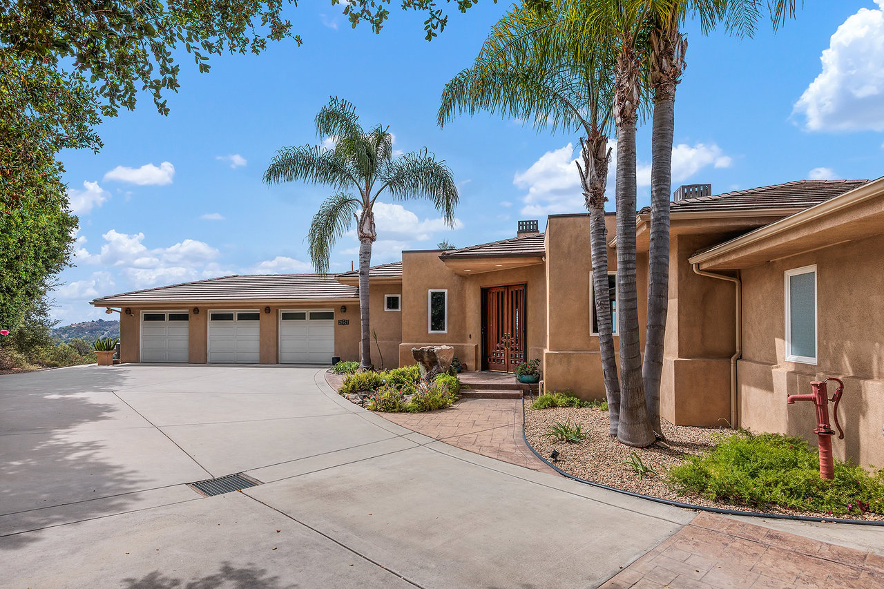 28521 Gladstone Court